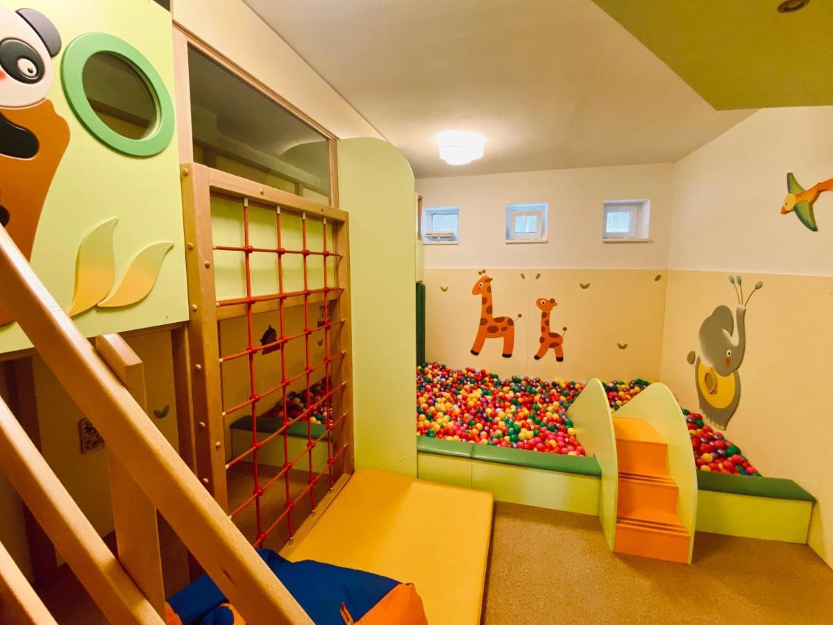 Hotel Peklo Pro Rodiny S Detmi Josefuv Dul Bagian luar foto